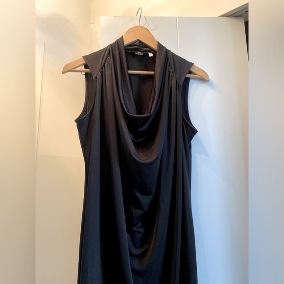 Black scoop neck top. H&M size S - Picture 5 of 6